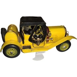 1920 Yellow Stutz Roadster